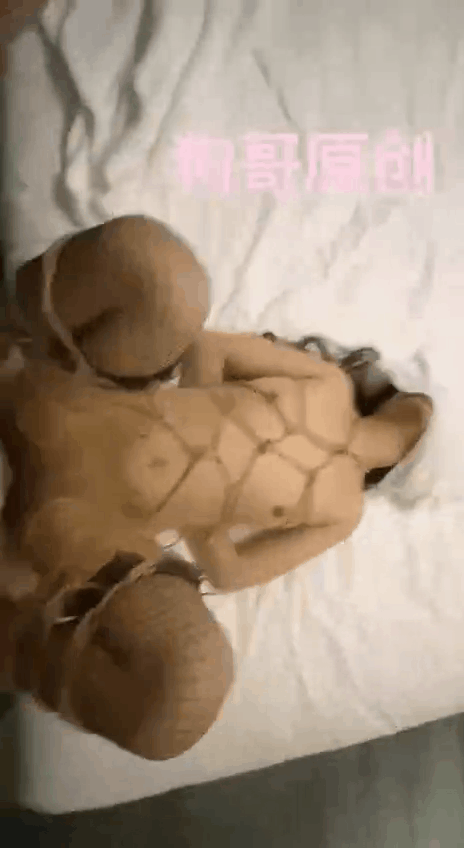 【PK】约啪大神【狗哥】人妻合集【18V 8P 3.2G】-燃欲社