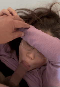 【PK】广州金斯顿HR 眼镜妹露脸私拍原档泄密【1V 817MB】-燃欲社