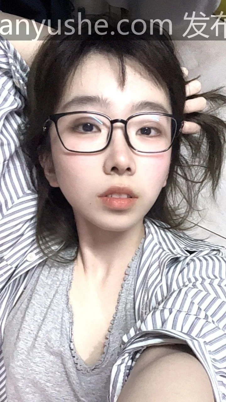 图片[4]-【PK】推特澳洲眼镜娘人妻【qiqi1424】自慰视频合集【50V 14P 265M】 - 燃欲社-燃欲社