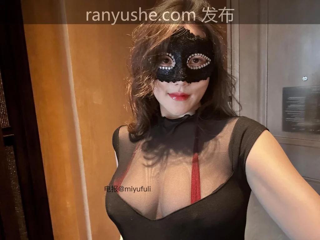【PK】抖音百万粉巨乳御姐【可可西】微密圈合集【759V 2489P 26G】-燃欲社